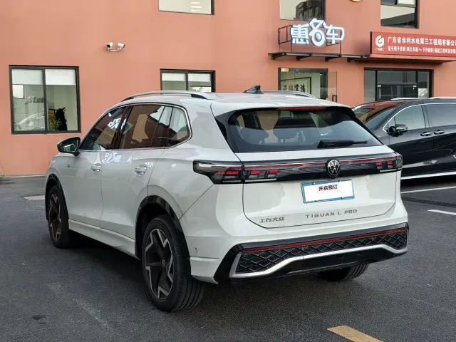 Volkswagen Tiguan L — Фото автомобиля 7