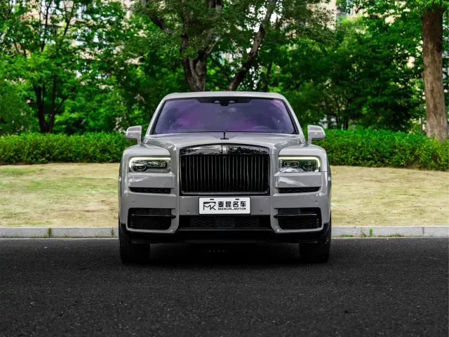 Rolls-Royce Cullinan — Фото автомобиля 2
