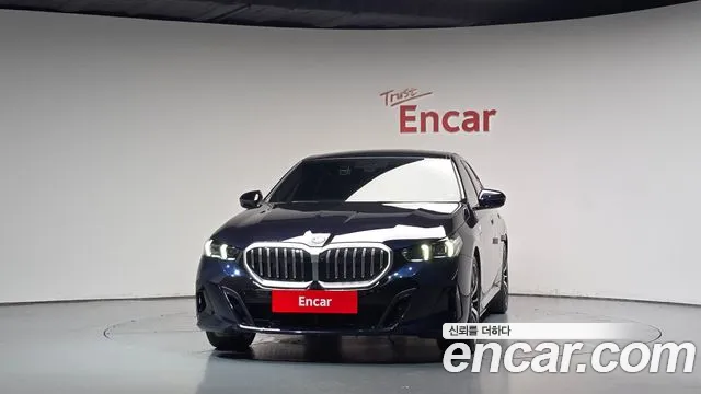 BMW 5 Series — Фото автомобиля 3
