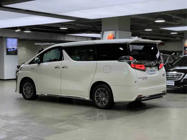 Toyota Vellfire — Фото автомобиля 4