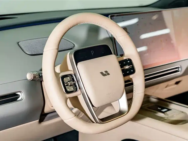 Li Auto i6 — Фото автомобиля 12