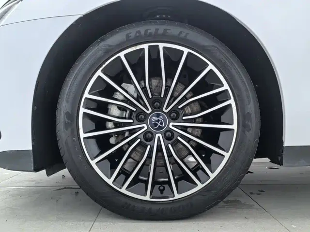 BYD Han — Фото автомобиля 17