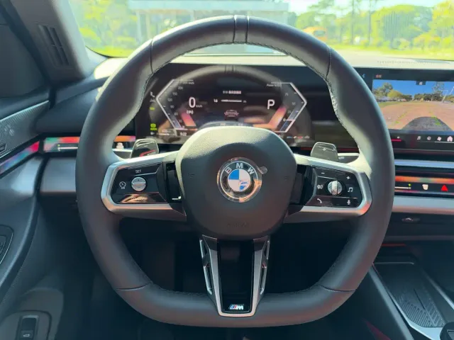 BMW 5 Series — Фото автомобиля 13