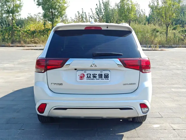 Mitsubishi Outlander — Фото автомобиля 8