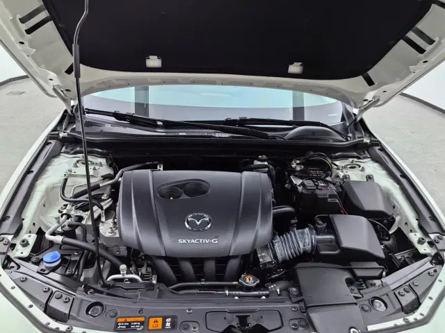 Mazda Axela — Фото автомобиля 9