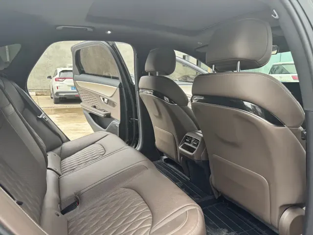 BYD Han — Фото автомобиля 12
