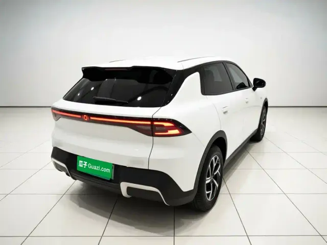 Changan Qiyuan Q05 — Фото автомобиля 4