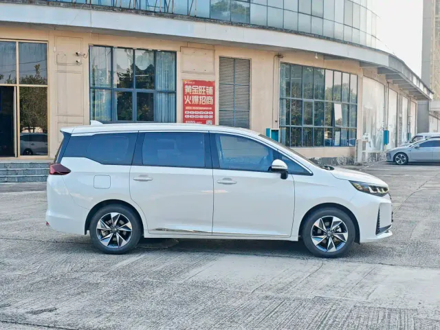 GAC Trumpchi M6 — Фото автомобиля 17