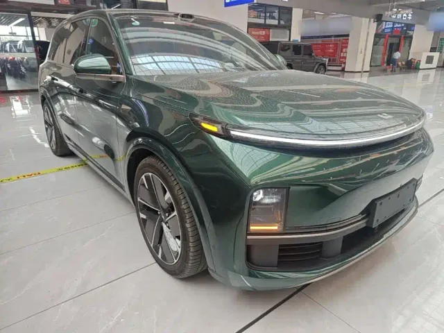 Li Auto L9 — Фото автомобиля 3