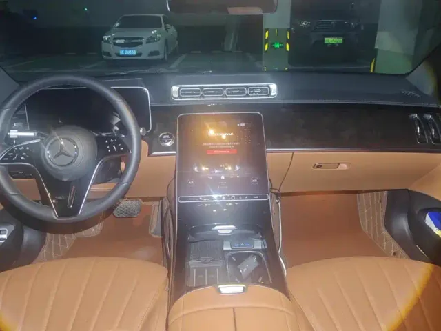Mercedes-Benz S-Class — Фото автомобиля 12