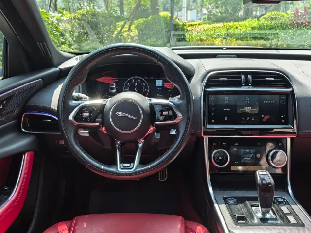 Jaguar XEL — Фото автомобиля 7