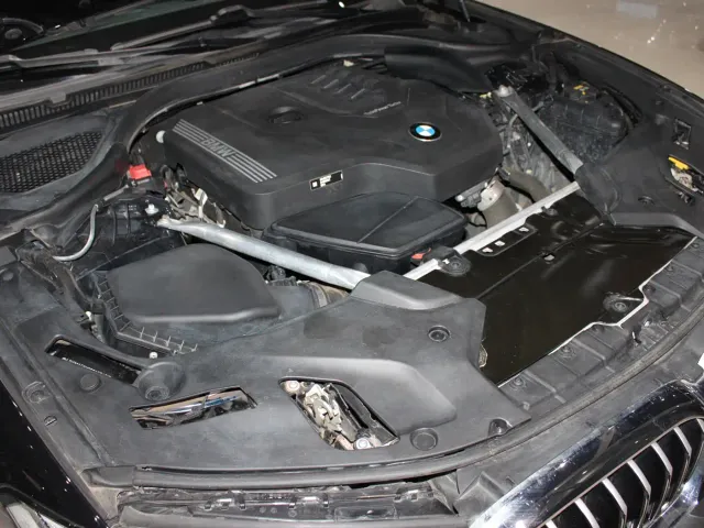 BMW 5 Series — Фото автомобиля 9
