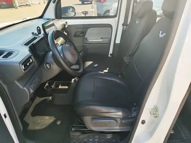 Wuling Zhiguang NEV — Фото автомобиля 14