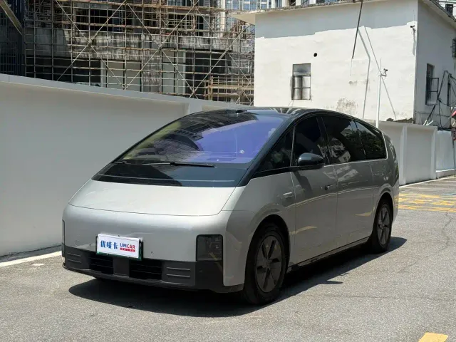 Фотография автомобиля — Li Auto MEGA
