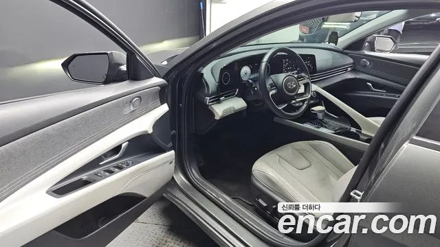 Hyundai Avante CN7 — Фото автомобиля 9