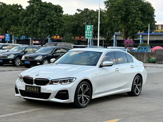 Фотография автомобиля — BMW 3 Series