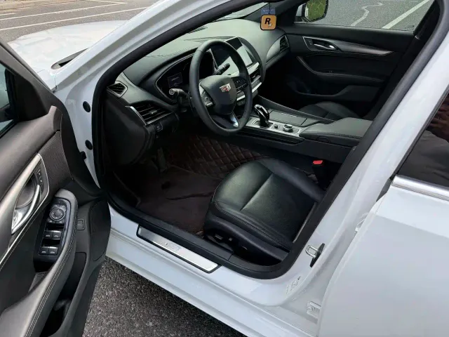 Cadillac CT5 — Фото автомобиля 9