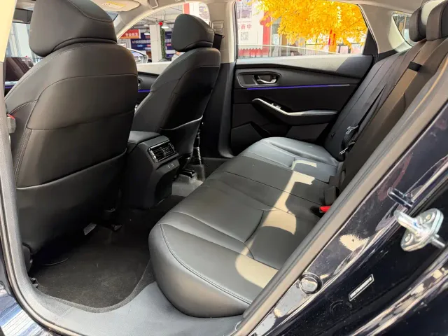 Honda Accord — Фото автомобиля 10