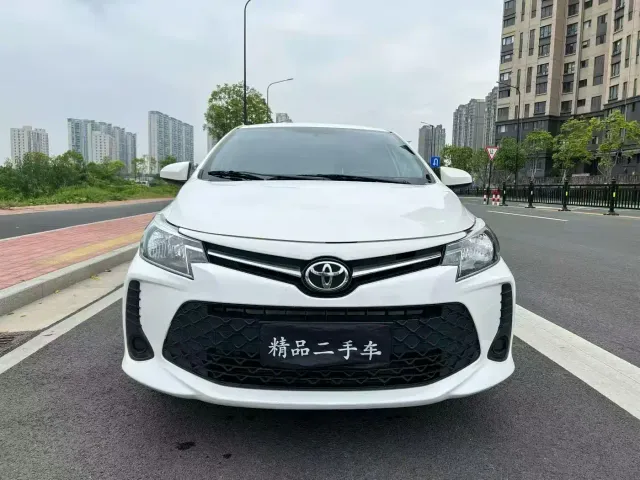 Toyota Vios FS — Фото автомобиля 2