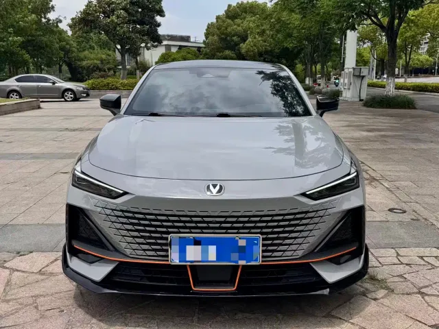 Changan Changan UNI-V 2022 1.5T Excellence — Фото автомобиля 2