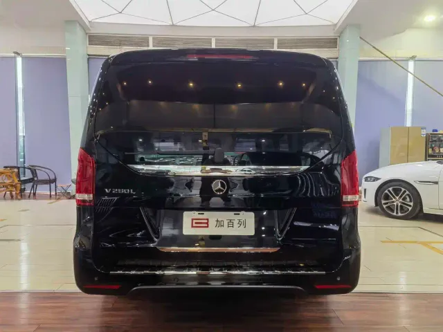 Mercedes-Benz V-Class — Фото автомобиля 19