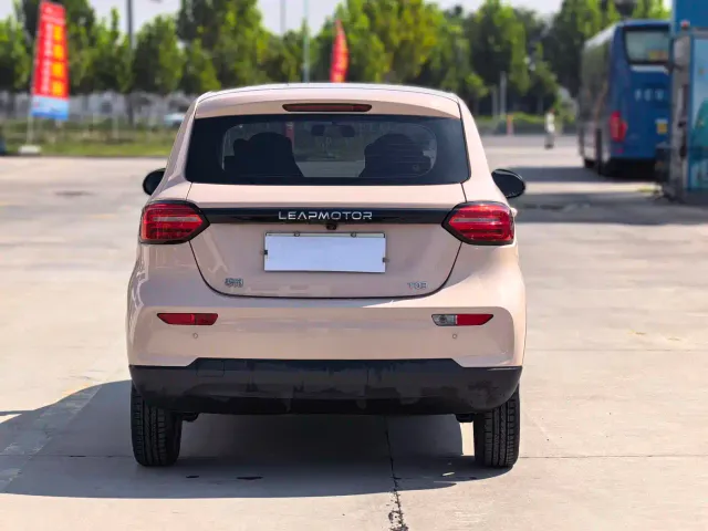 Leapmotor T03 — Фото автомобиля 6