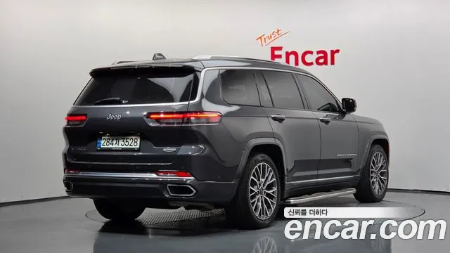 Фотография автомобиля — Jeep Cherokee
