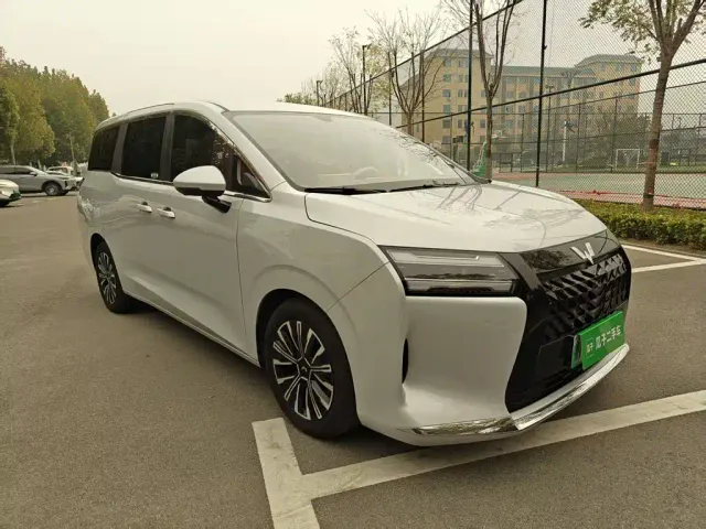 Wuling Starlight 730 — Фото автомобиля 3