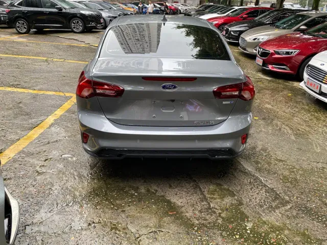 Ford Focus — Фото автомобиля 5