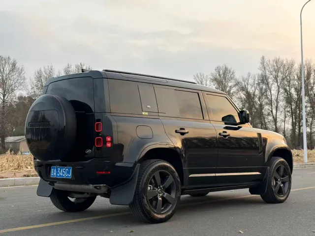 Land Rover Defender — Фото автомобиля 7