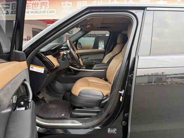 Land Rover Range Rover Sport — Фото автомобиля 6