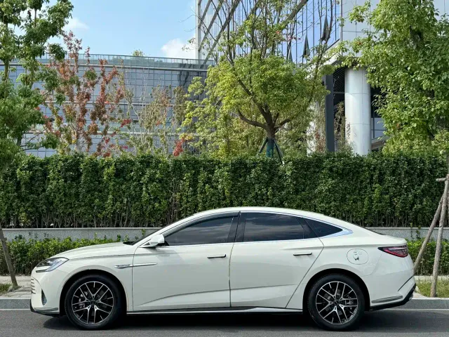 BYD Seal 07 DM-i — Фото автомобиля 8