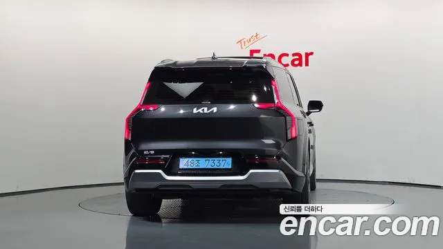 Kia EV9 — Фото автомобиля 4