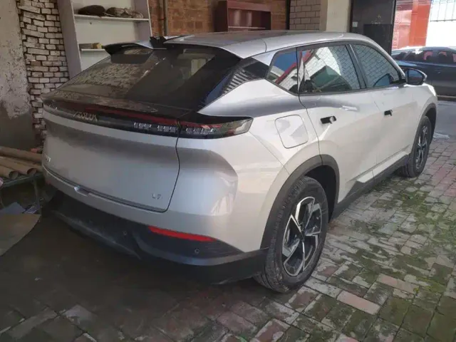 Dongfeng Fengshen L7 — Фото автомобиля 3