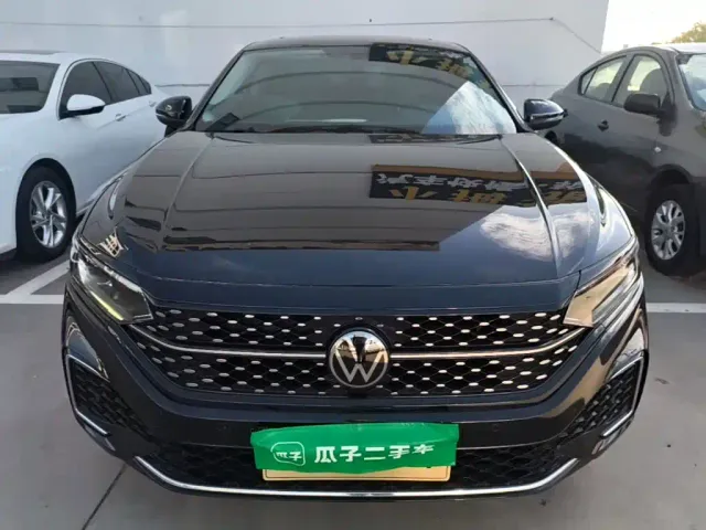 Volkswagen Passat — Фото автомобиля 2