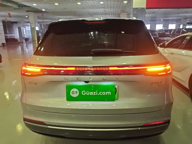 Geely Galaxy Starship 7 EM-i — Фото автомобиля 5