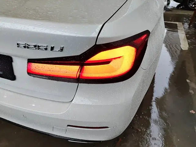 BMW 5 Series — Фото автомобиля 7