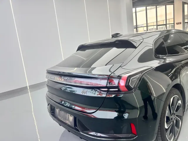 Zeekr 001 — Фото автомобиля 15