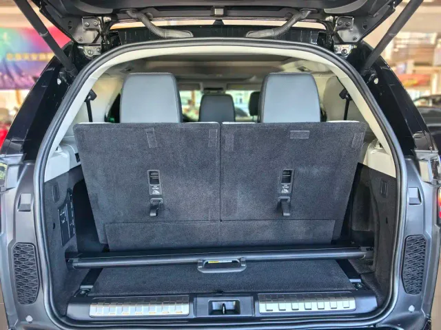 Land Rover Discovery — Фото автомобиля 9