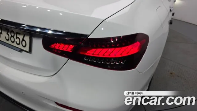 Mercedes-Benz E-Class — Фото автомобиля 17