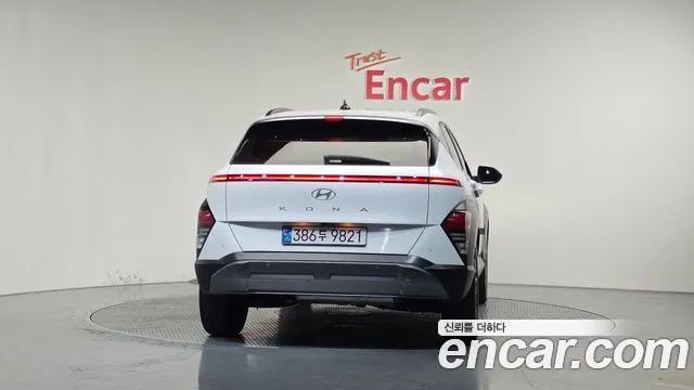 Hyundai Kona — Фото автомобиля 2