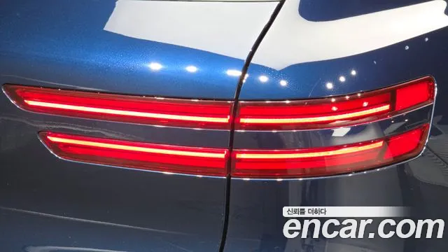 Genesis GV70 2.5T Бензин 2WD — Фото автомобиля 21