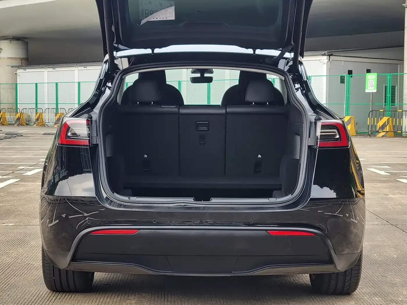 Tesla Model Y 2022 Facelift Rear-Wheel Drive Version — Фото автомобиля 13