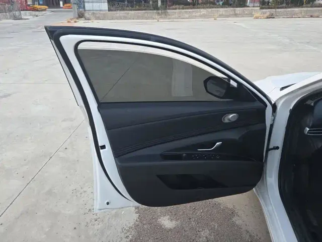 Hyundai Elantra — Фото автомобиля 7