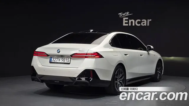 BMW 5-Series — Фото автомобиля 2