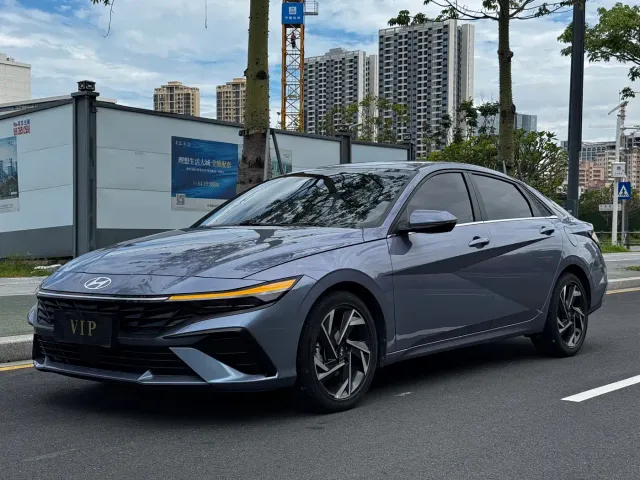 Hyundai Elantra — Фото автомобиля 2