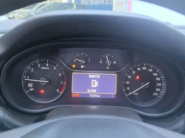 Buick Regal — Фото автомобиля 14
