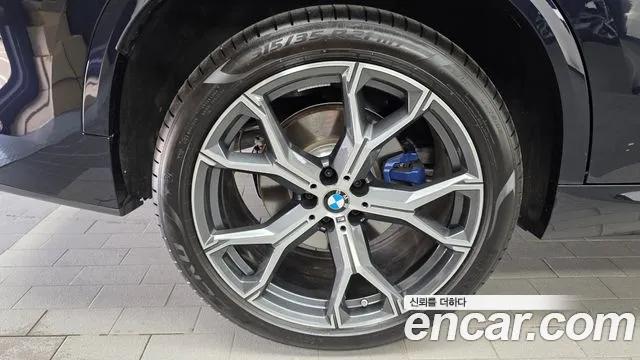 BMW X5 xDrive 40i M Sport — Фото автомобиля 4
