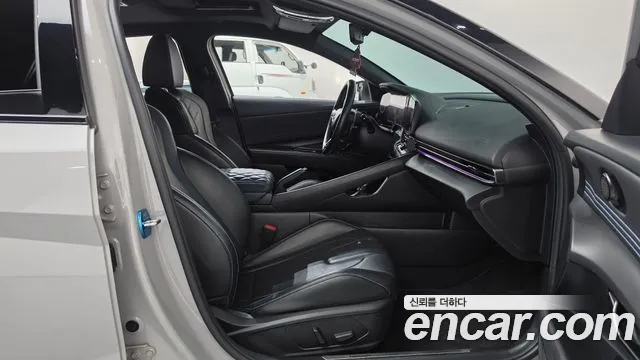 Hyundai Avante CN7 — Фото автомобиля 16