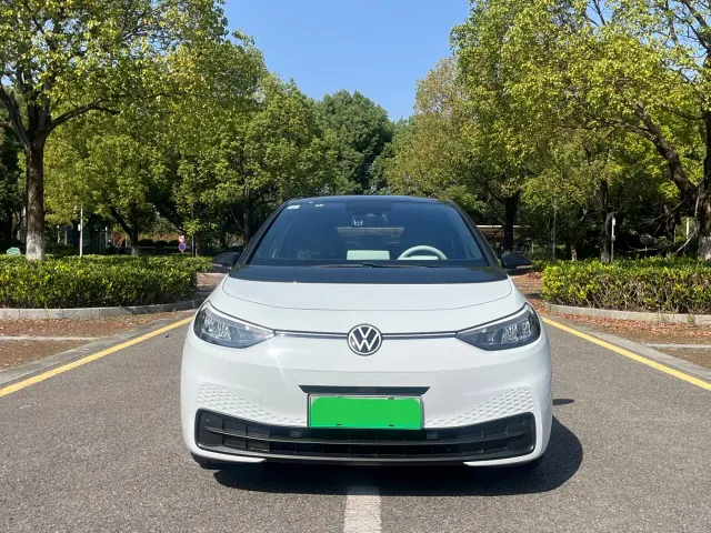 Volkswagen ID.3 — Фото автомобиля 2